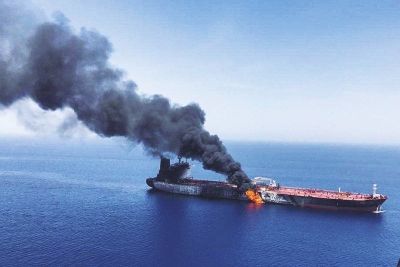 油轮在阿曼湾遇袭　□资料图片